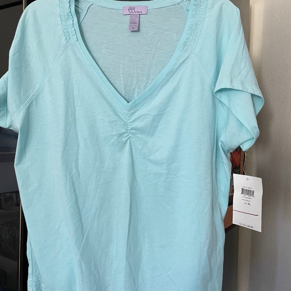 NWT Size XL Nine and Co top